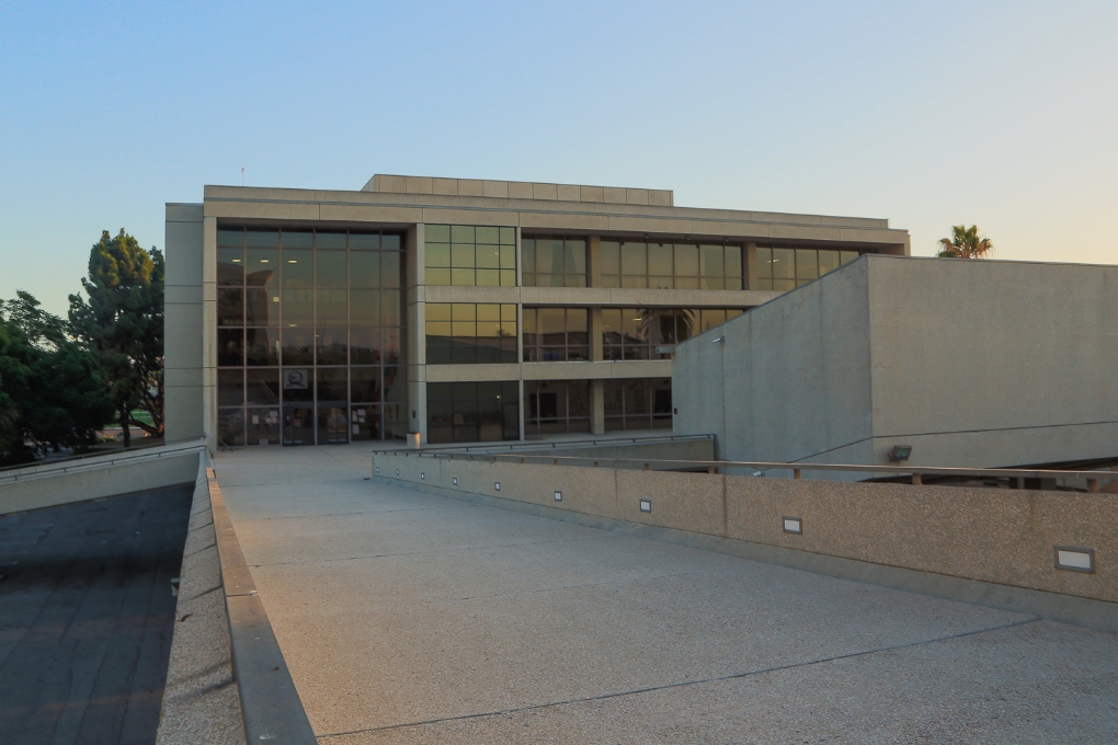 Inglewood Public Library