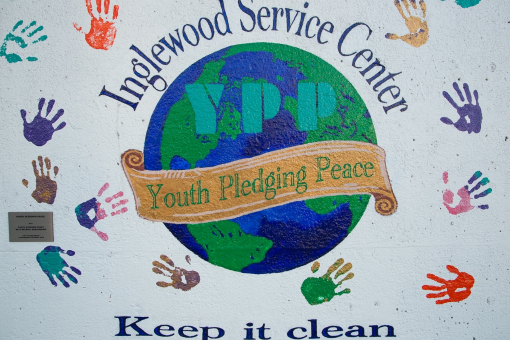 Youth Pledging Peace - Detail